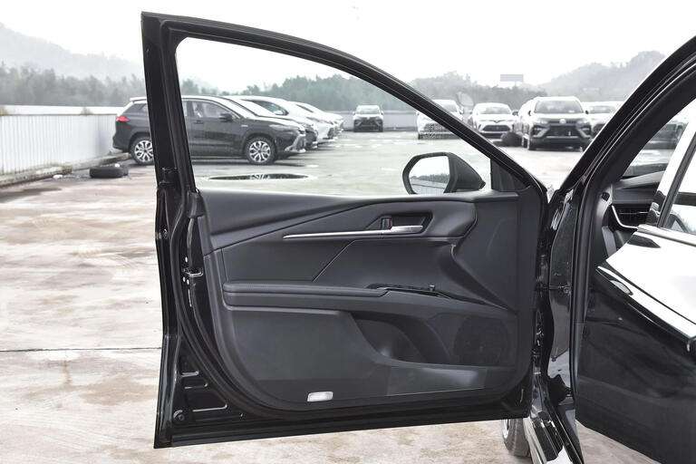 Toyota Camry 2024, 2.0