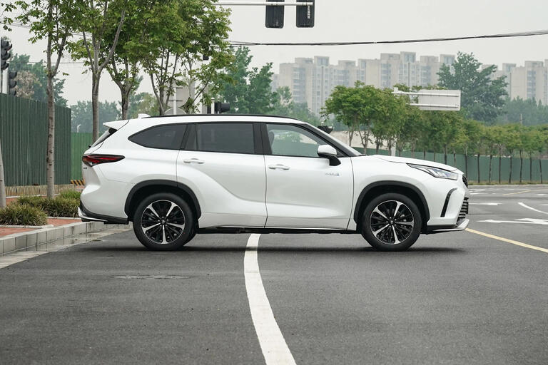 Toyota Kluger HEV 4WD 2024, 2.5