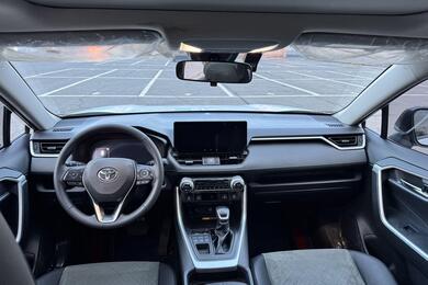 Toyota RAV4, 2024 2.0